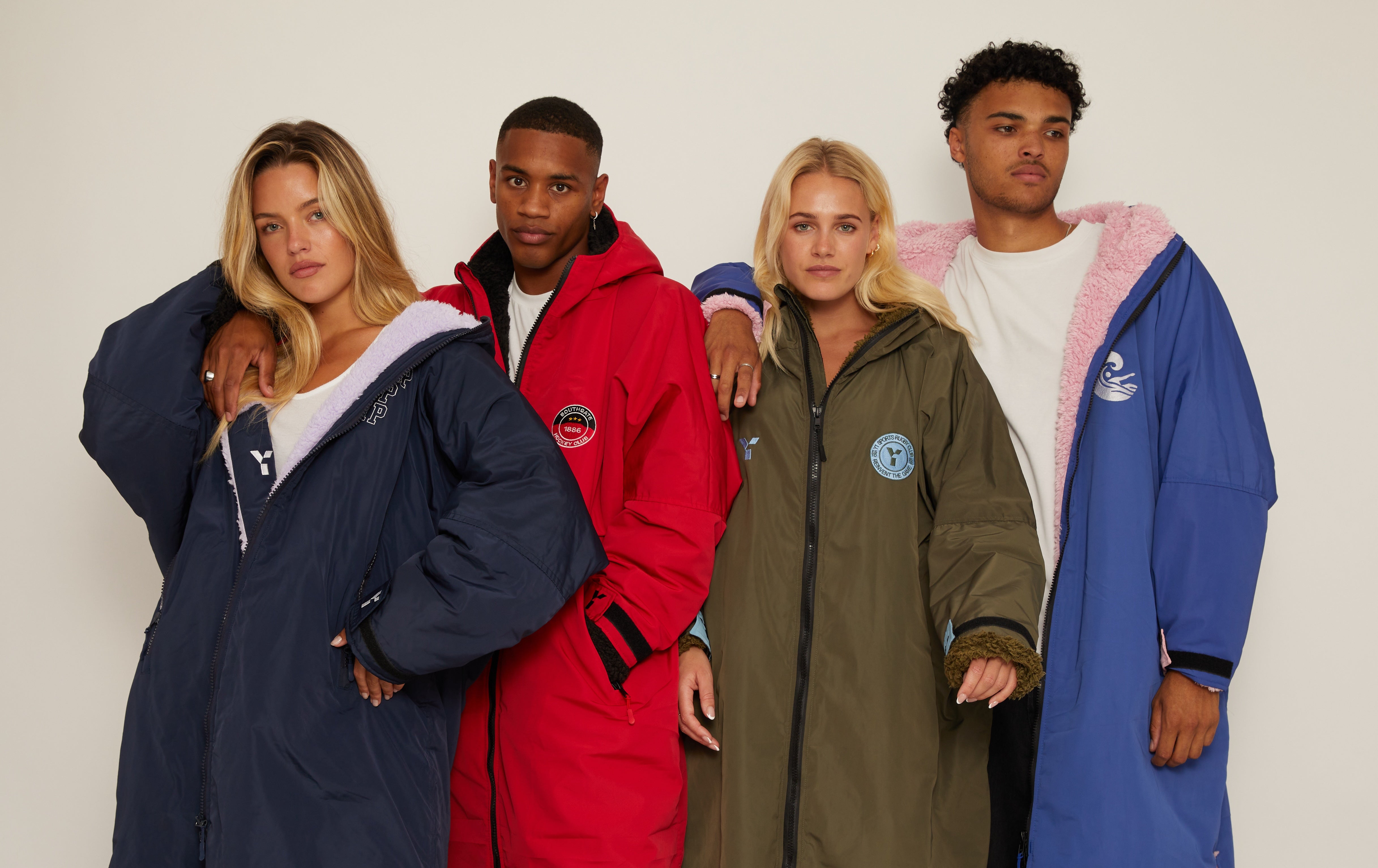 Stay Warm and Stylish with the Y1 Custom Changing Robe – Fully Personalised and Weather-Resistant